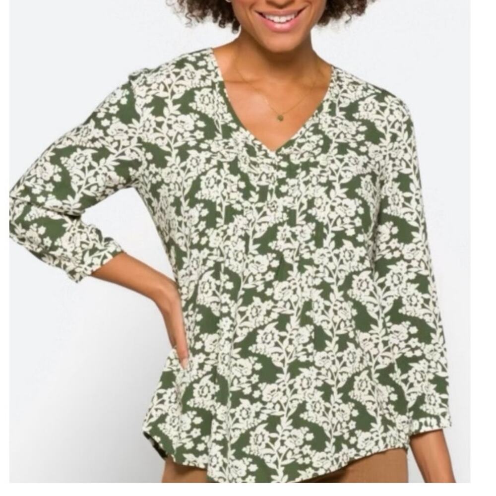 NWOT fun2fun Maley‎ Boho Blouse Size Small Green/White Floral V-Neck 3/4 Sleeves